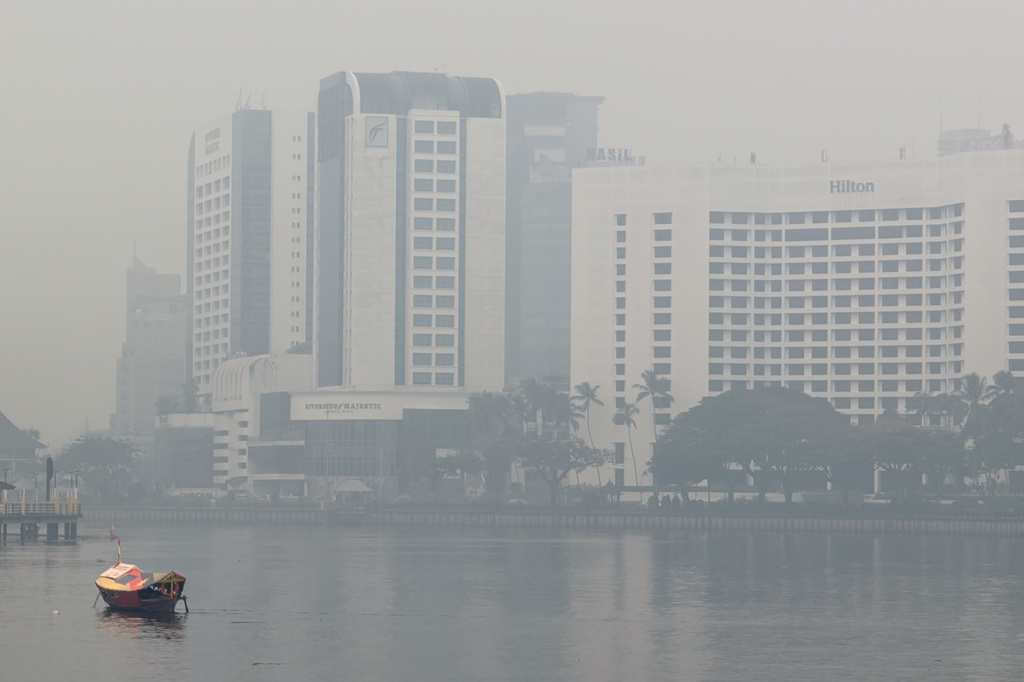 Kuching riverside in the city center is shrouded in thick haze in Kuching, Sarawak state, Malaysia, Friday, Sept. 4, 2026. (AP Photo/Xpin Voon)