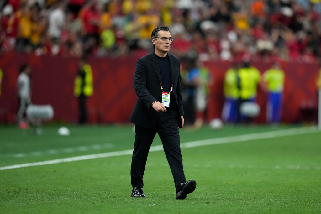 Turkey head coach Vincenzo Montella walks off the field at the end of first half group D World Cup soccer action against Australia in Vancouver, British Columbia, Saturday, June 13, 2026. (Darryl Dyck/The Canadian Press via AP)