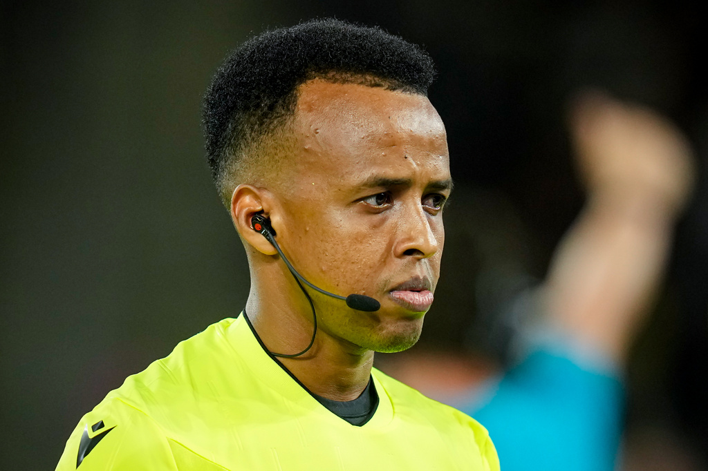 Referee Omar Artan waits for the start of the UEFA Super Cup soccer match between Paris Saint-Germain and Aston Villa in Salzburg, Austria, Wednesday, Aug.12, 2026. (AP Photo/Darko Bandic)