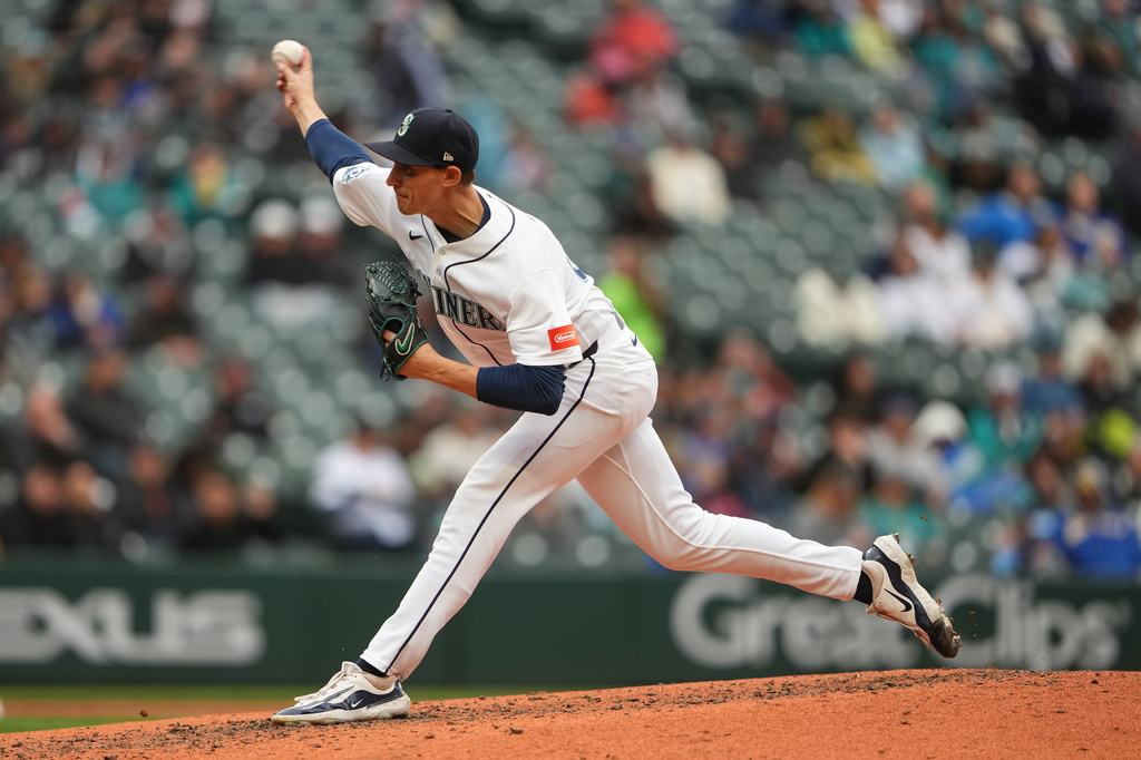 Seattle Mariners starting pitcher George Kirby throws against the Houston Astros during the seventh inning of a baseball game, Monday, April 13, 2026, in Seattle. (AP Photo/Lindsey Wasson)