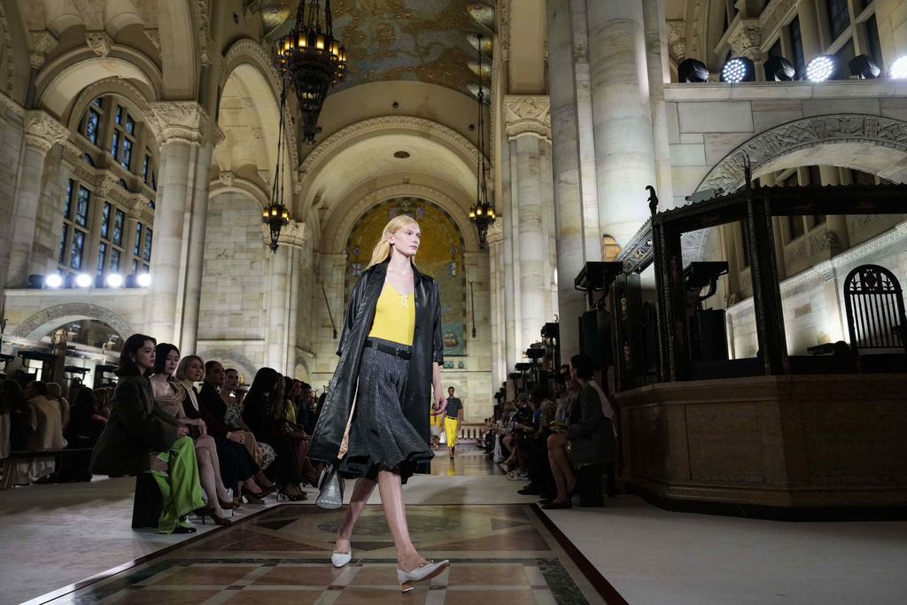 A model walks the runway during the Tory Burch spring/summer 2026 fashion show during New York Fashion Week, Monday, Sept. 15, 2025, in New York. (AP Photo/Yuki Iwamura)