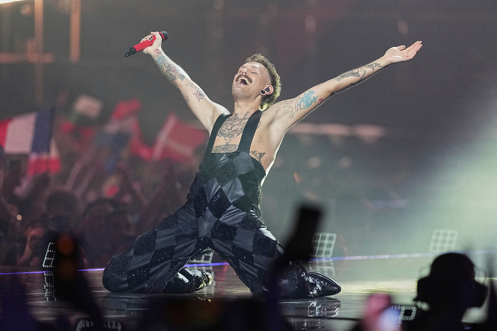 Jonas Lovv from Norway performs the song "YA YA YA" during the second semifinal of the 70th Eurovision Song Contest in Vienna, Austria, Thursday, May 14, 2026. (AP Photo/Martin Meissner)