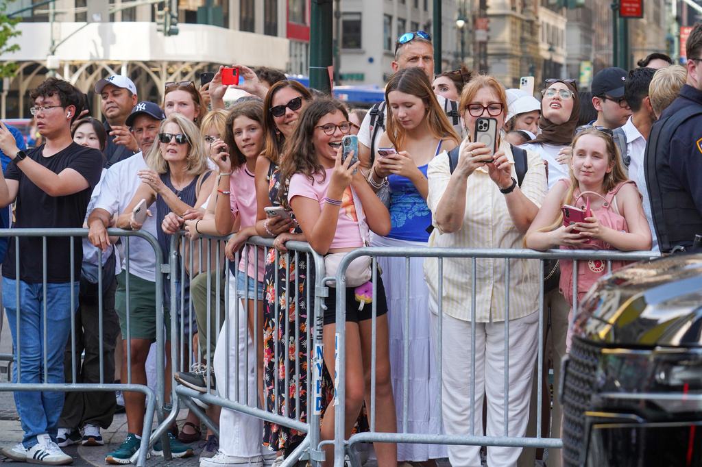 Fans line up outside of Madison Square Garden ahead of a reported wedding between singer Taylor Swift and National Football League player Travis Kelce on Friday, July 3, 2026, in New York. (AP Photo/Ryan Murphy)