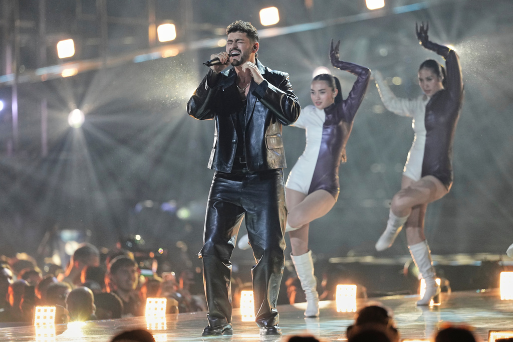 Noam Bettan from Israel performs the song "Michelle" uring the first semifinal of the 70th Eurovision Song Contest in Vienna, Austria, Tuesday, May 12, 2026. (AP Photo/Martin Meissner)
