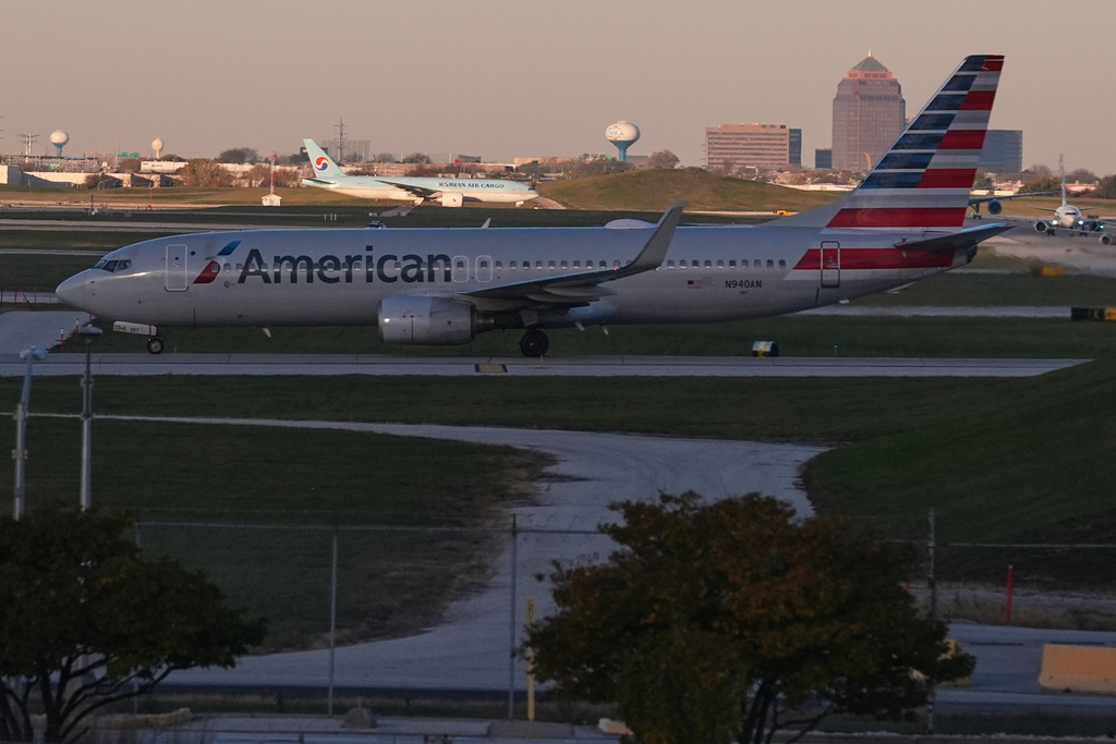 An American Airline plane is moving to a terminal at O'Hare International Airport in Chicago, Monday, Nov. 3, 2025. (AP Photo/Nam Y. Huh)