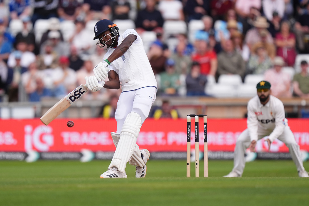 England's Jofra Archer bats on day three of the first Test match between England and Pakistan in Leeds, England, Friday Aug. 21, 2026. (Mike Egerton/PA via AP)
