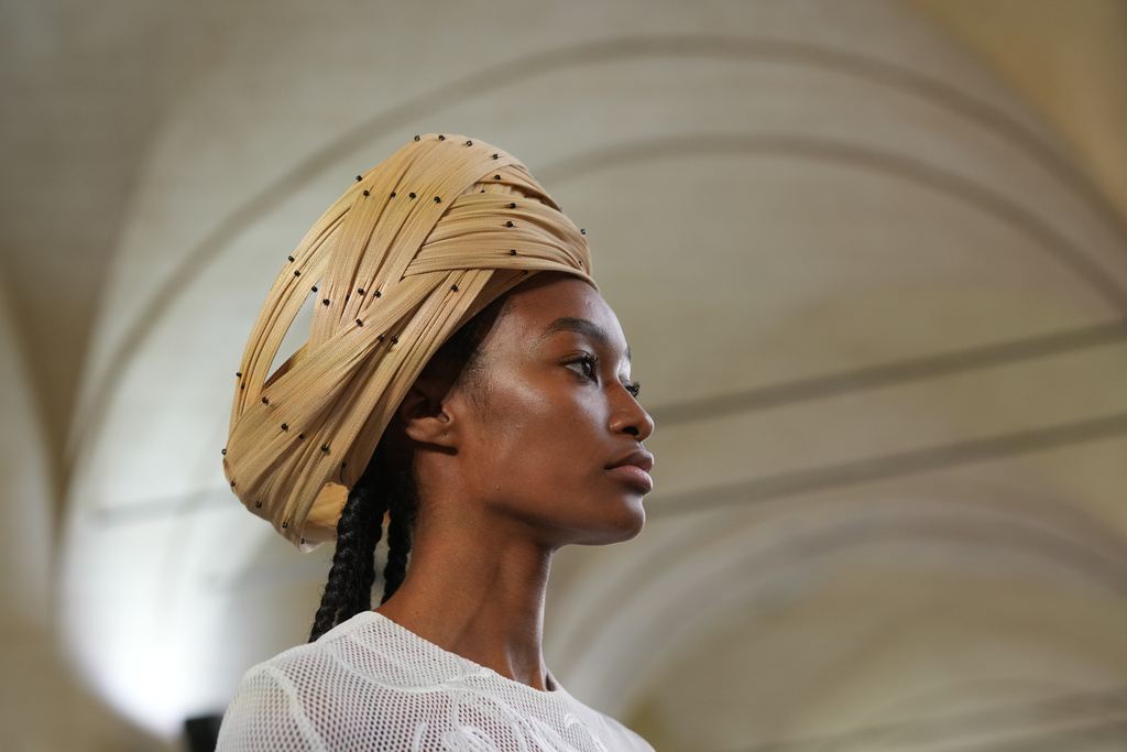 A model wears a creation as part of the Stella Jean's Spring/Summer 2026 collection presented in Milan, Italy, Saturday, Sept. 27, 2025. (AP Photo/Antonio Calanni)