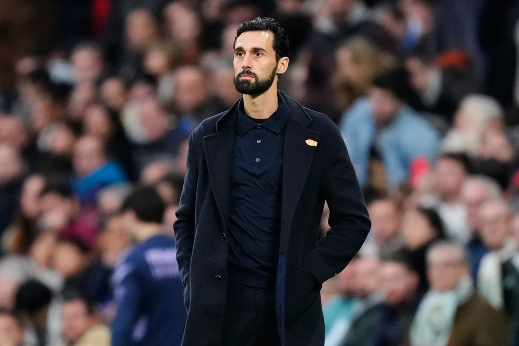Real Madrid's head coach Alvaro Arbeloa watches from the sideline the Spanish La Liga soccer match between Real Madrid and Levante in Madrid, Spain, Saturday, Jan. 17, 2026. (AP Photo/Jose Breton)
