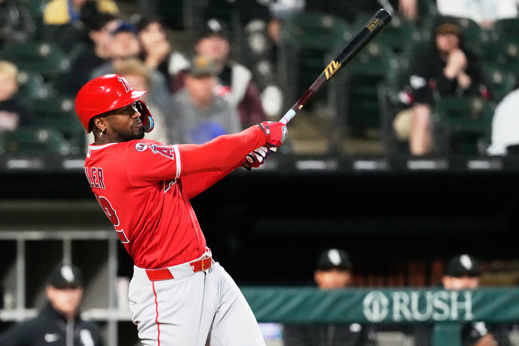 Los Angeles Angels' Jorge Soler hits a sacrifice fly to Chicago White Sox right fielder Everson Pereira during the first inning of a baseball game in Chicago, Monday, April 27, 2026. (AP Photo/Nam Y. Huh)