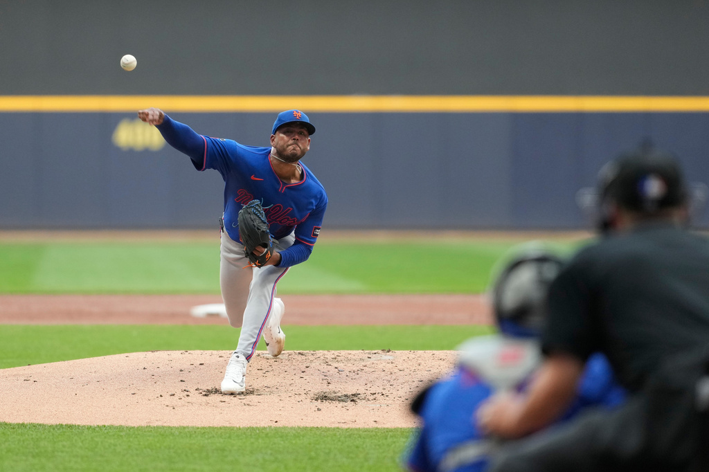New York Mets' Freddy Peralta pitches during the second inning of a baseball game against the Milwaukee Brewers, Monday, July 20, 2026, in Milwaukee. (AP Photo/Aaron Gash)