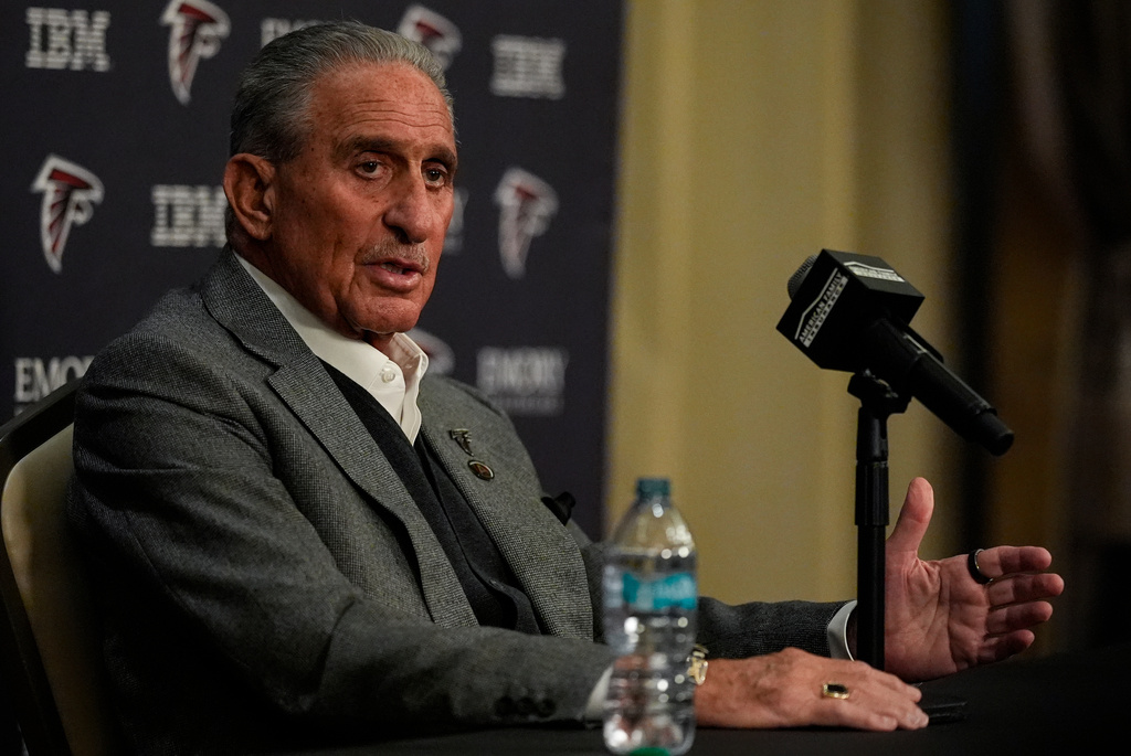 Atlanta Falcons Owner Arthur Blank speaks during a news conference, Thursday, Jan. 8, 2026, in Atlanta. (AP Photo/Mike Stewart)