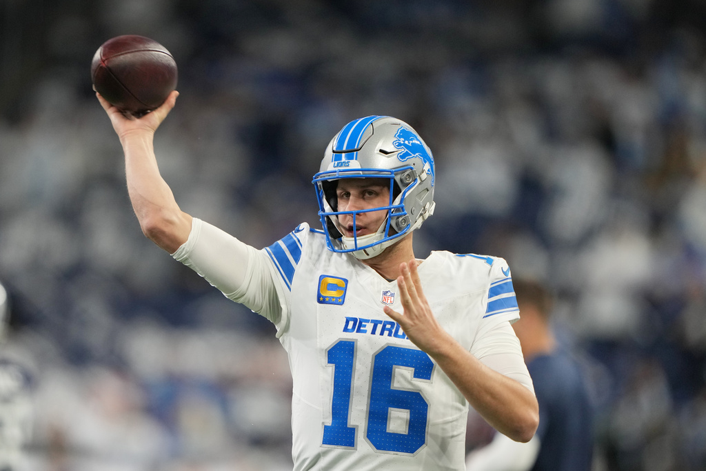 Detroit Lions quarterback Jared Goff works out prior to an NFL football game against the Dallas Cowboys Thursday, Dec. 4, 2025, in Detroit. (AP Photo/Ryan Sun)