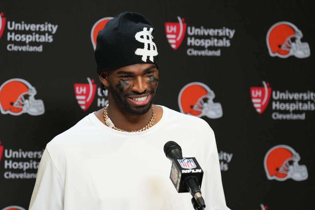 Cleveland Browns quarterback Shedeur Sanders speaks at a news conference after an NFL football game against the Cincinnati Bengals, Sunday, Jan. 4, 2026, in Cincinnati. (AP Photo/Joshua A. Bickel)