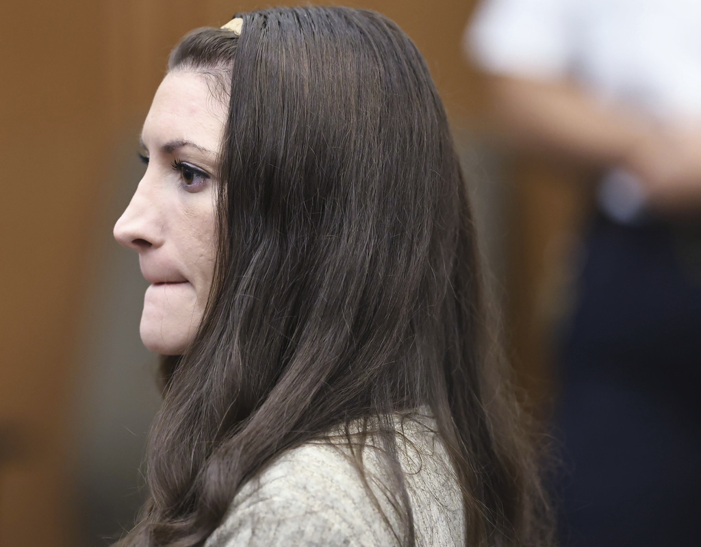 Lindsay Clancy reacts to the jury saying they cannot reach a verdict during her murder trial at Plymouth Superior Court in Plymouth, Mass., Tuesday, Sept. 1, 2026. (Greg Derr/The Patriot Ledger via AP, Pool)