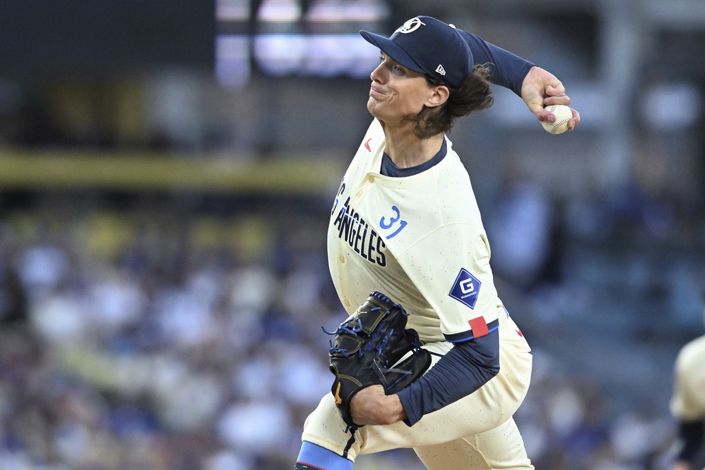 Los Angeles Dodgers pitcher Tyler Glasnow (31) throws a pitch against the Arizona Diamondbacks in the fourth inning of a baseball game Saturday, Aug. 30, 2025, in Los Angeles. (AP Photo/Wally Skalij)