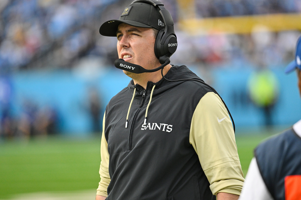 New Orleans Saints head coach Kellen Moore reacts on the sideline in the second half of an NFL football game against the Tennessee Titans, Sunday, Dec. 28, 2025, in Nashville, Tenn. (AP Photo/John Amis)
