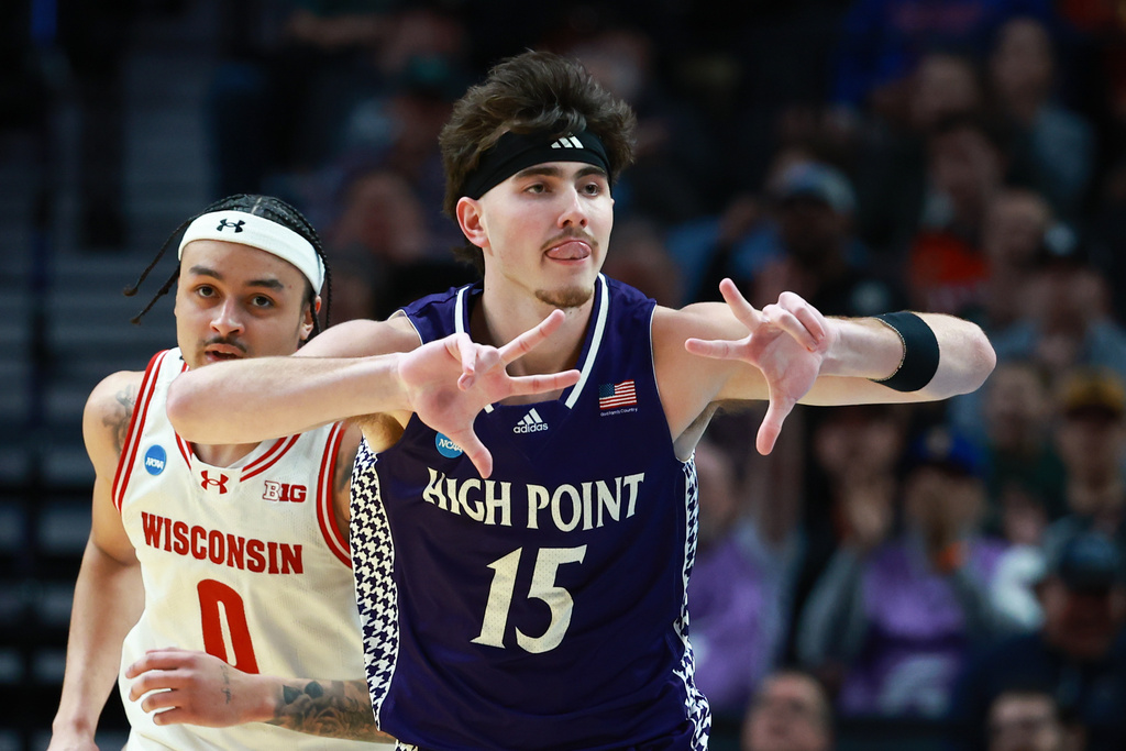 High Point forward Braden Hausen (15) reacts during the first half in the first round of the NCAA college basketball tournament against Wisconsin, Thursday, March 19, 2026, in Portland, Ore. (AP Photo/Craig Mitchelldyer)