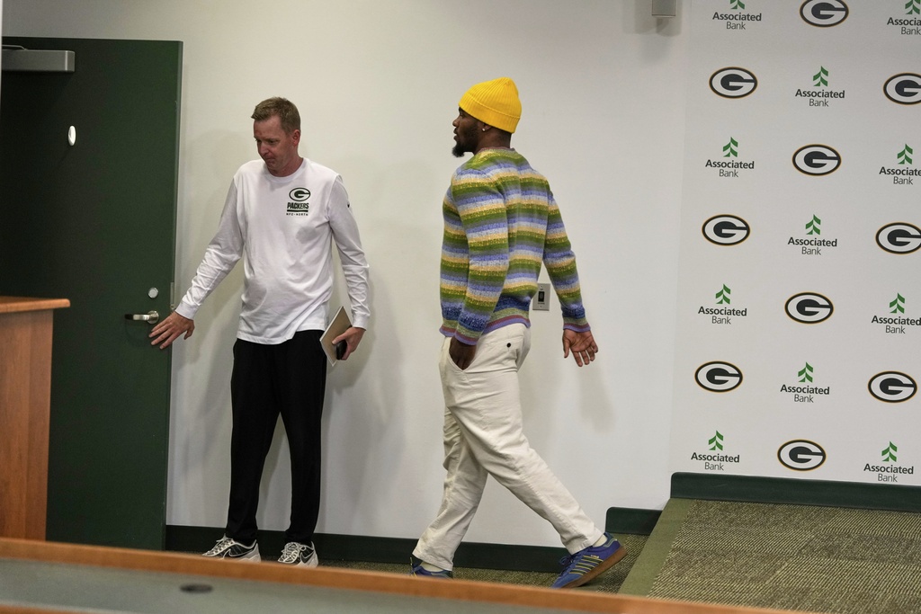 Green Bay Packers Micah Parsons leaves after his introductory news conference Friday, Aug. 29, 2025, in Green Bay, Wis. (AP Photo/Morry Gash)