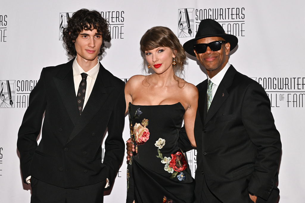 Sombr, from left, Taylor Swift, and Jimmy Jam attend the 55th annual Songwriters Hall of Fame Induction and Awards Gala at the Marriott Marquis Hotel on Thursday, June 11, 2026, in New York. (Photo by Evan Agostini/Invision/AP)