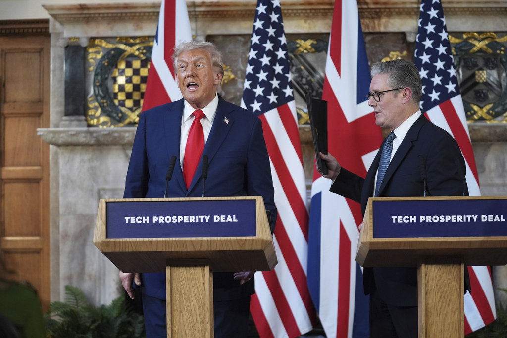 President Donald Trump and Britain's Prime Minister Keir Starmer leave after a joint press conference at Chequers near Aylesbury, England, Thursday, Sept. 18, 2025. (AP Photo/Evan Vucci)