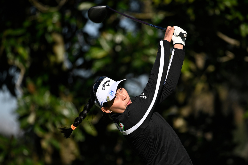Jeeno Thitikul of Thailand, tees off on the first hole during the first round of the Tournament of Champions LPGA golf tournament, Thursday, Jan. 29, 2026, in Orlando, Fla. (AP Photo/Phelan M. Ebenhack)