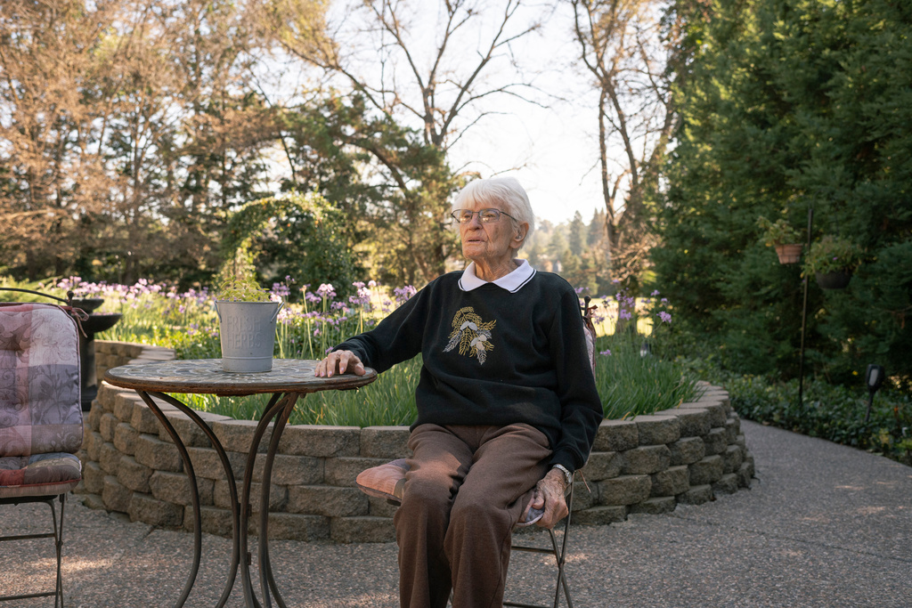 Alice Darrow poses for a photo Thursday, Oct. 23, 2025, at her home in Danville, Calif. (AP Photo/Laure Andrillon)