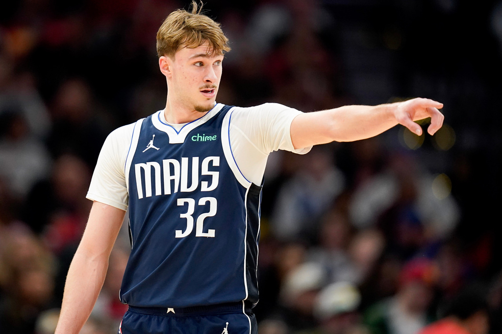Dallas Mavericks forward Cooper Flagg gives instructions during the first half of an NBA basketball game against the Houston Rockets, Saturday, Jan. 31, 2026, in Houston. (AP Photo/Eric Christian Smith)