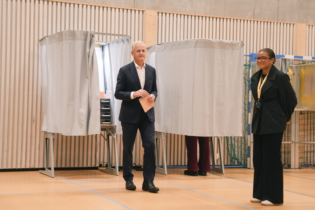 Labor Party leader Jonas Gahr Store leaves a polling booth during Norway’s Parliamentary elections in Oslo, Norway, Monday, Sept. 8, 2025. (Javad Parsa/NTB Scanpix via AP)