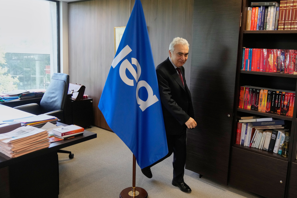 International Energy Agency Executive Director Fatih Birol arrives for an interview with The Associated Press, at the IEA headquarters in Paris, Thursday, April 16, 2026. (AP Photo/Michel Euler)