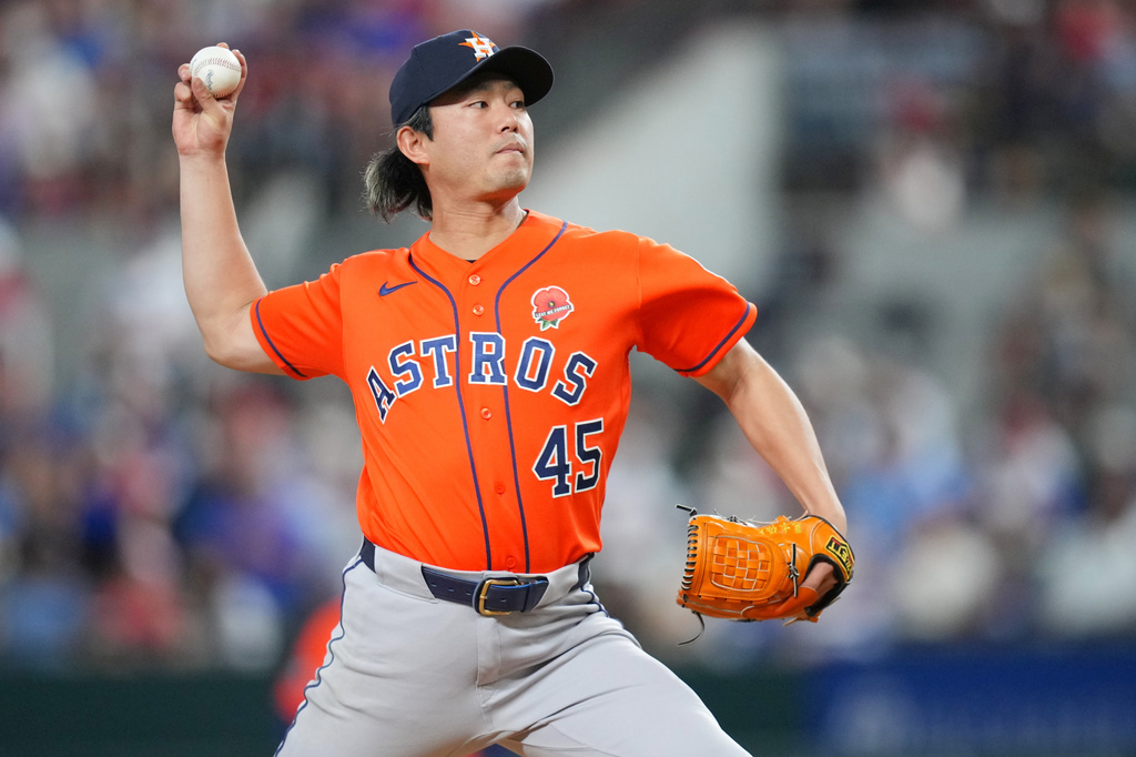 Houston Astros starting pitcher Tatsuya Imai throws to the Texas Rangers during the first inning of a baseball game Monday, May 25, 2026, in Arlington, Texas. (AP Photo/Julio Cortez)
