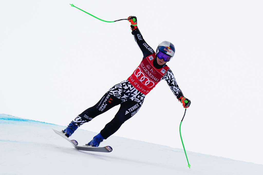New Zealand's Alice Robinson speeds down the course during an alpine ski, women's World Cup super-G in Val d'Isere, France, Sunday, Dec. 21, 2025. (AP Photo/Pier Marco Tacca)