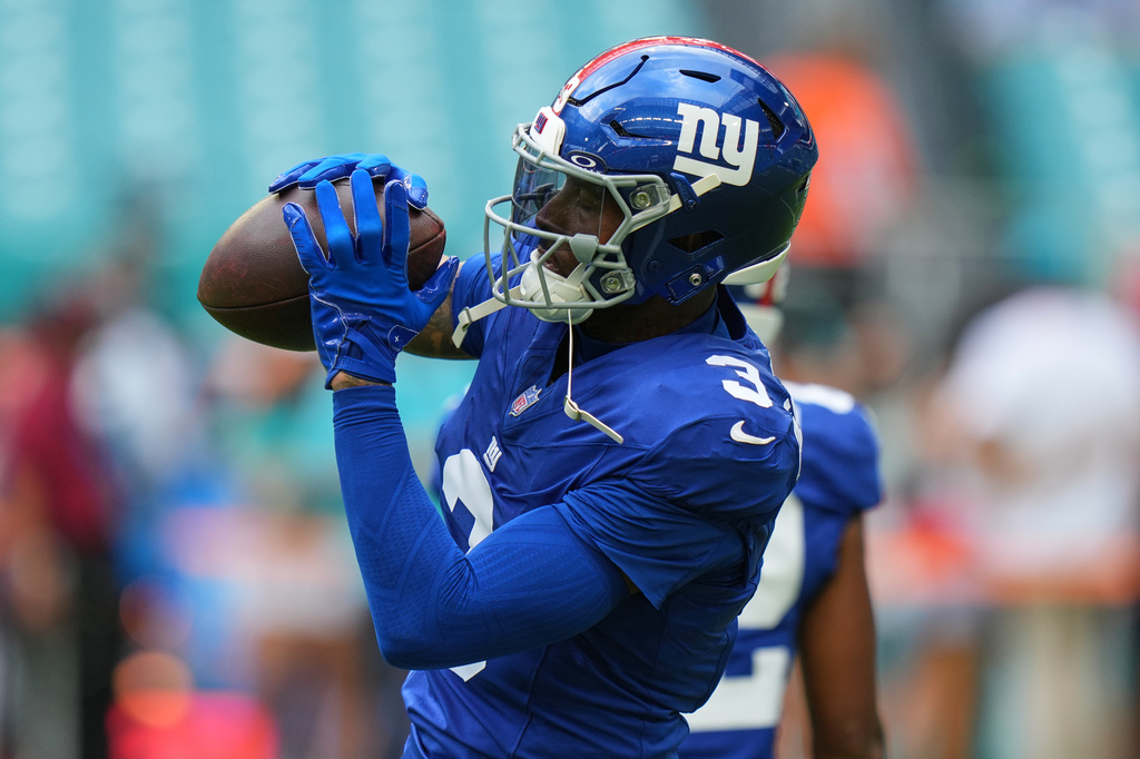 New York Giants wide receiver Odell Beckham Jr. (3) warms up on the field before a preseason NFL football game against the Miami Dolphins, Saturday, Aug. 22, 2026, in Miami Gardens, Fla. (AP Photo/Lynne Sladky)