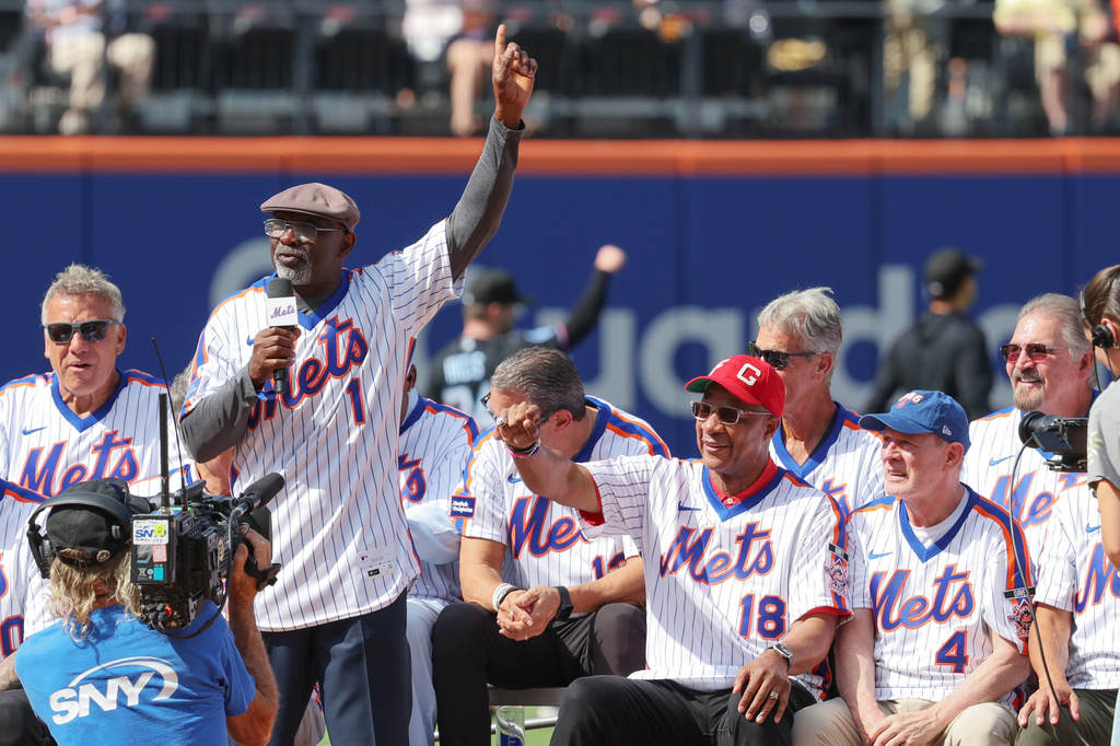 Mookie Wilson (1) speaks during a reunion celebration in New York, Saturday, Aug. 1, 2026, for the 1986 New York Mets team that won a World Series. (AP Photo/Heather Khalifa)