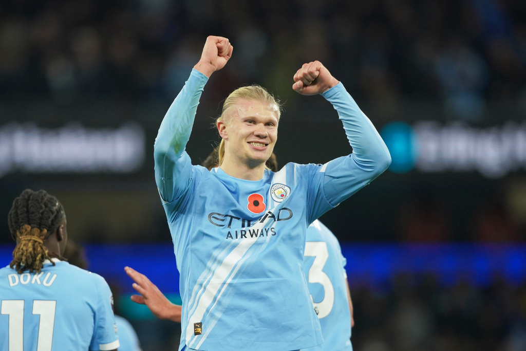 Manchester City's Erling Haaland celebrates after scoring his side's opening goal during the English Premier League soccer match between Manchester City and Bournemouth in Manchester, England, Sunday, Nov. 2, 2025. (AP Photo/Ian Hodgson)