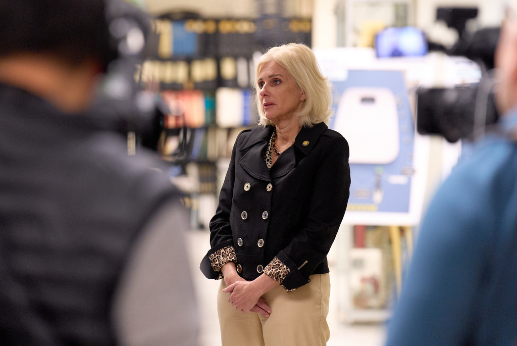 Jennifer Homendy, chair of the National Transportation Safety Board (NTSB), speaks with journalists during a tour of the NTSB's laboratories, Tuesday, Jan. 20, 2026, in Washington. (AP Photo/Jacquelyn Martin)