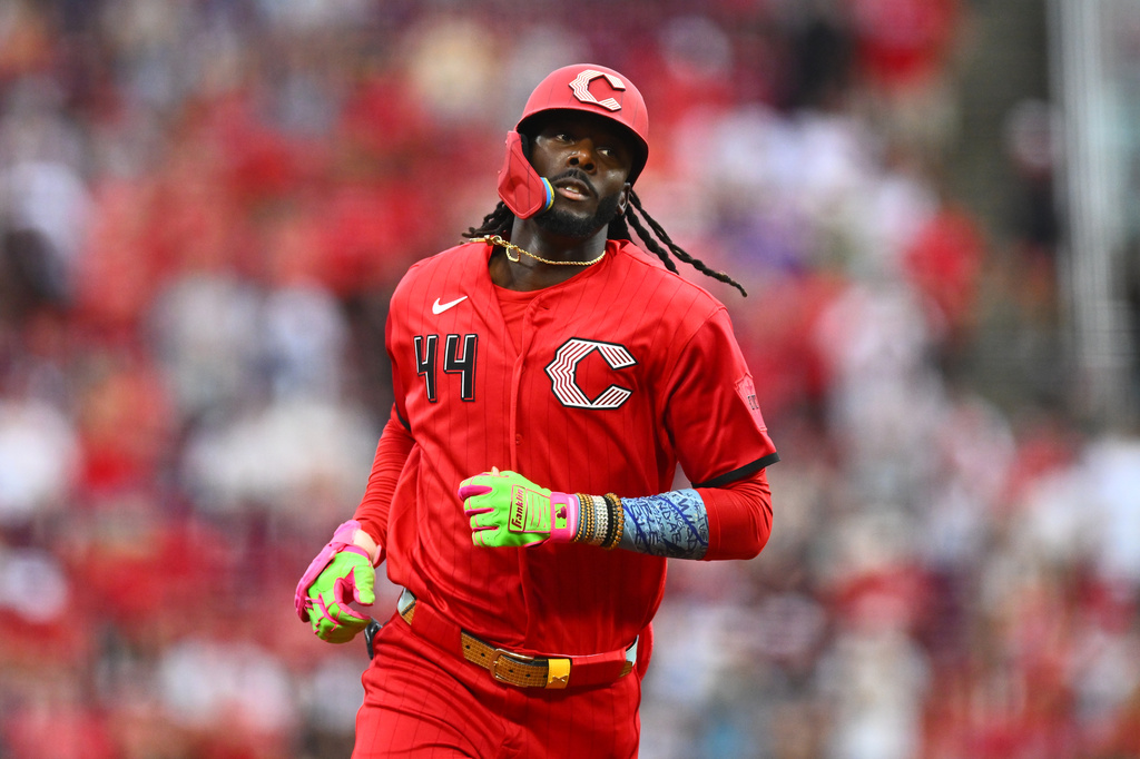 Cincinnati Reds' Elly De La Cruz runs the bases after hitting a solo home run during the first inning of a baseball game against the Milwaukee Brewers in Cincinnati, Saturday, Sept. 5, 2026. (AP Photo/Ben Jackson)