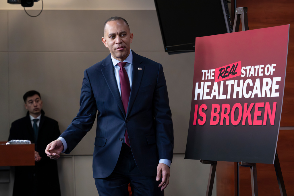 House Minority Leader Hakeem Jeffries, D-N.Y., arrives for a news conference at the Capitol in Washington, Wednesday, Feb. 18, 2026. (AP Photo/J. Scott Applewhite)