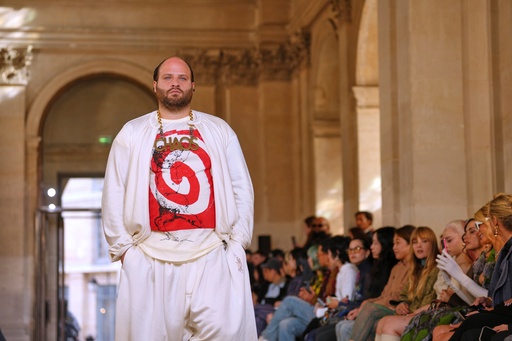 A model wears a creation as part of the Vivienne Westwood Spring/Summer 2026 collection presented in Paris, Saturday, Oct. 4, 2025. (AP Photo/Aurelien Morissard) A model wears a creation as part of the Vivienne Westwood Spring/Summer 2026 collection presented in Paris, Saturday, Oct. 4, 2025. (AP Photo/Aurelien Morissard)