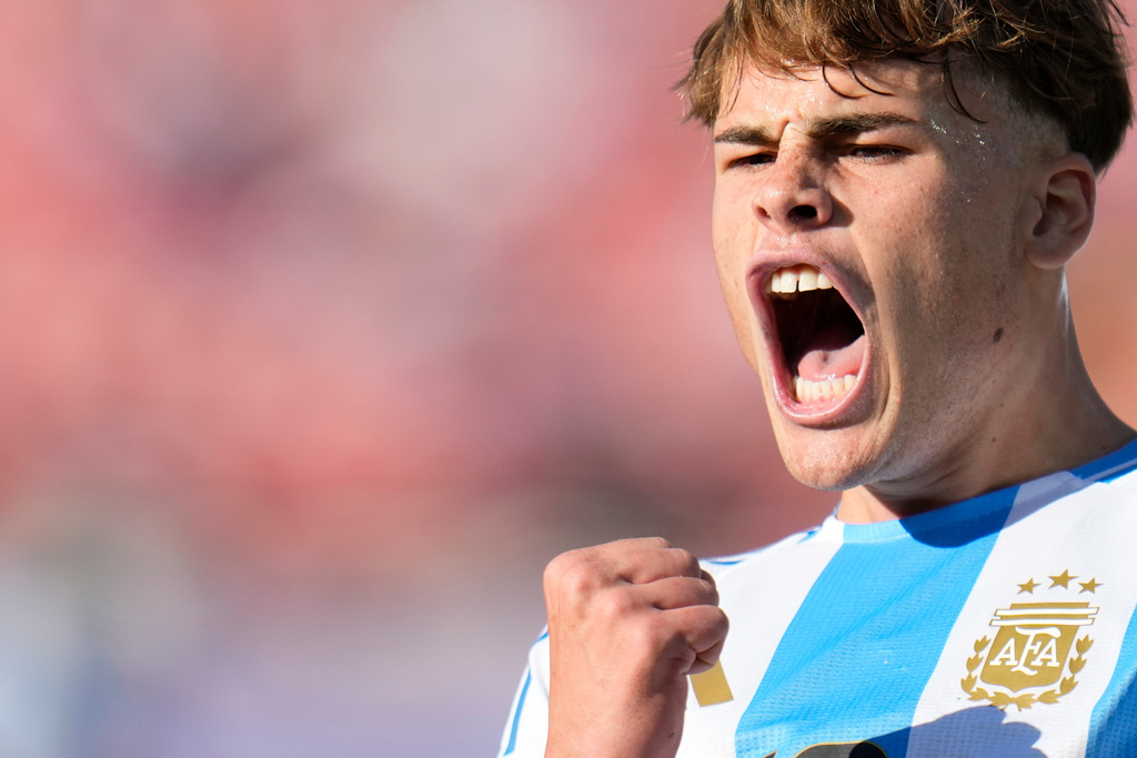 FILE - Argentina's Mateo Silvetti celebrates scoring his side's fourth goal against Nigeria during a FIFA U-20 World Cup round of sixteen soccer match at National Stadium in Santiago, Chile, Wednesday, Oct. 8, 2025. (AP Photo/Matias Delacroix, File)