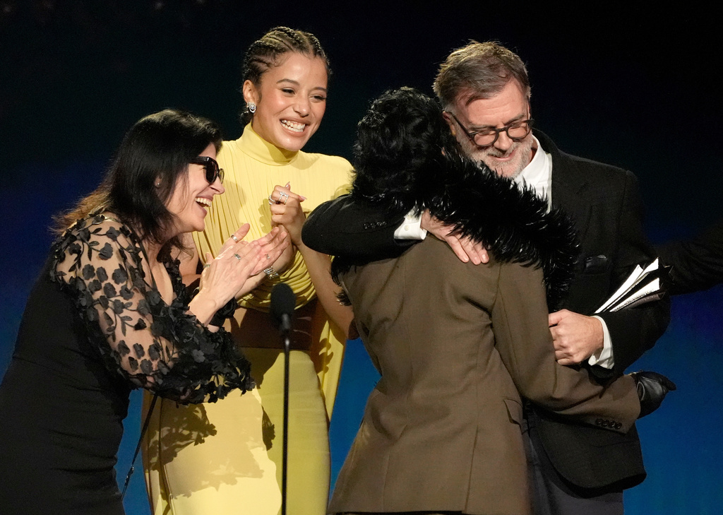 From left, Cassandra Kulukundis, Chase Infiniti, Teyana Taylor, and Paul Thomas Anderson accept the award for best picture for "One Battle After Another" during the 31st Annual Critics Choice Awards on Sunday, Jan. 4, 2026, at The Barker Hanger in Santa Monica, Calif. (AP Photo/Chris Pizzello)