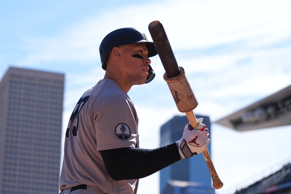 New York Yankees' Aaron Judge waits on deck during the first inning of a baseball game against the Minnesota Twins, Wednesday, Sept. 16, 2026, in Minneapolis. (AP Photo/Abbie Parr)