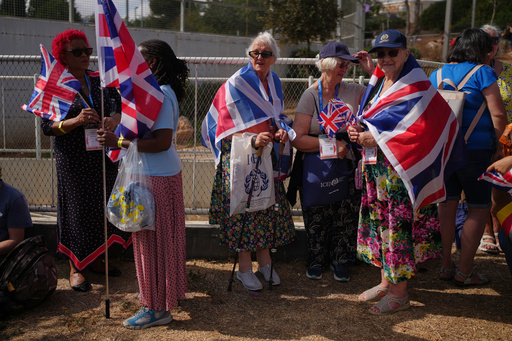 Evangelical Christians from around the world gather for a traditional march in support of Israel during the Jewish holiday of Sukkot, in Jerusalem, Thursday, Oct. 9, 2025, following the announcement that Israel and Hamas have agreed to the first phase of a peace plan to pause the fighting. (AP Photo/Ohad Zwigenberg) Evangelical Christians from around the world gather for a traditional march in support of Israel during the Jewish holiday of Sukkot, in Jerusalem, Thursday, Oct. 9, 2025, following the announcement that Israel and Hamas have agreed to the first phase of a peace plan to pause the fighting. (AP Photo/Ohad Zwigenberg)