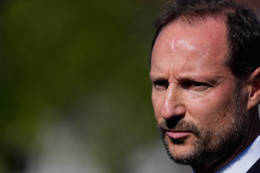 Crown Prince Haakon of Norway answers questions as he leaves the Capitol in St Paul on Tuesday, Oct. 7, 2025. (AP Photo/Abbie Parr) Crown Prince Haakon of Norway answers questions as he leaves the Capitol in St Paul on Tuesday, Oct. 7, 2025. (AP Photo/Abbie Parr)