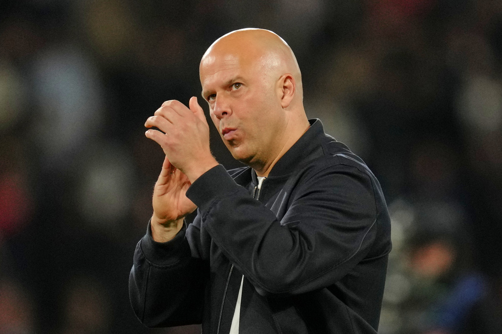 Liverpool's manager Arne Slot gestures after the Champions League quarterfinal first leg soccer match between Paris Saint-Germain and Liverpool in Paris, Wednesday, April 8, 2026. (AP Photo/Aurelien Morissard)