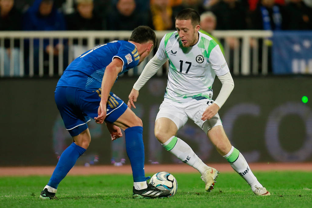 Ireland's Jack Moylan, right, challenges for the ball with Kosovo's Albian Hajdari during the UEFA Nations League soccer match between Kosovo and Ireland in Pristina, Kosovo, Thursday, Sept. 24, 2026. (AP Photo/Visar Kryeziu)