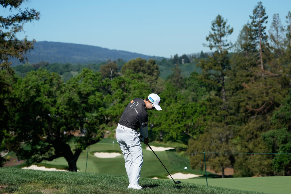Hyo Joo Kim, of South Korea, hits toward the 10th fairway during the first round of the LPGA Fortinet Founders Cup golf tournament, Thursday, March 19, 2026, in Menlo Park, Calif. (AP Photo/Jeff Chiu)