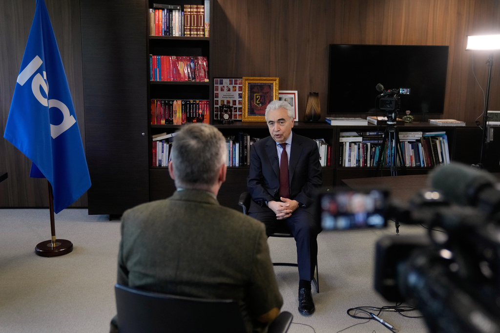 International Energy Agency Executive Director Fatih Birol speaks during an interview with The Associated Press, at the IEA headquarters in Paris, Thursday, April 16, 2026. (AP Photo/Michel Euler)