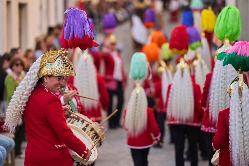 Members of the "White-tail Jews," march while playing drums alongside the Nuestro Padre Jesus del Huerto y San Diego brotherhood during a Holy Week procession in Baena, southern Spain, Wednesday, April 1, 2026. (AP Photo/Manu Fernandez)
