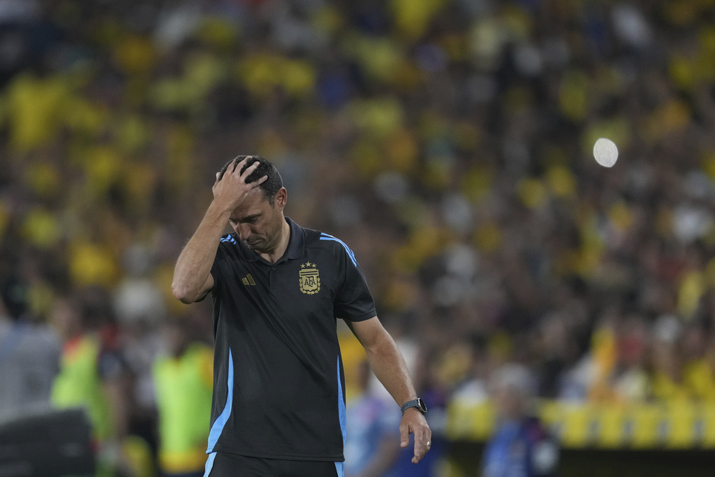 Argentina's coach Lionel Scaloni reacts during a World Cup 2026 qualifying soccer match against Ecuador at Banco Pichincha stadium in Guayaquil, Ecuador, Tuesday, Sept. 9, 2025. (AP Photo/Dolores Ochoa)