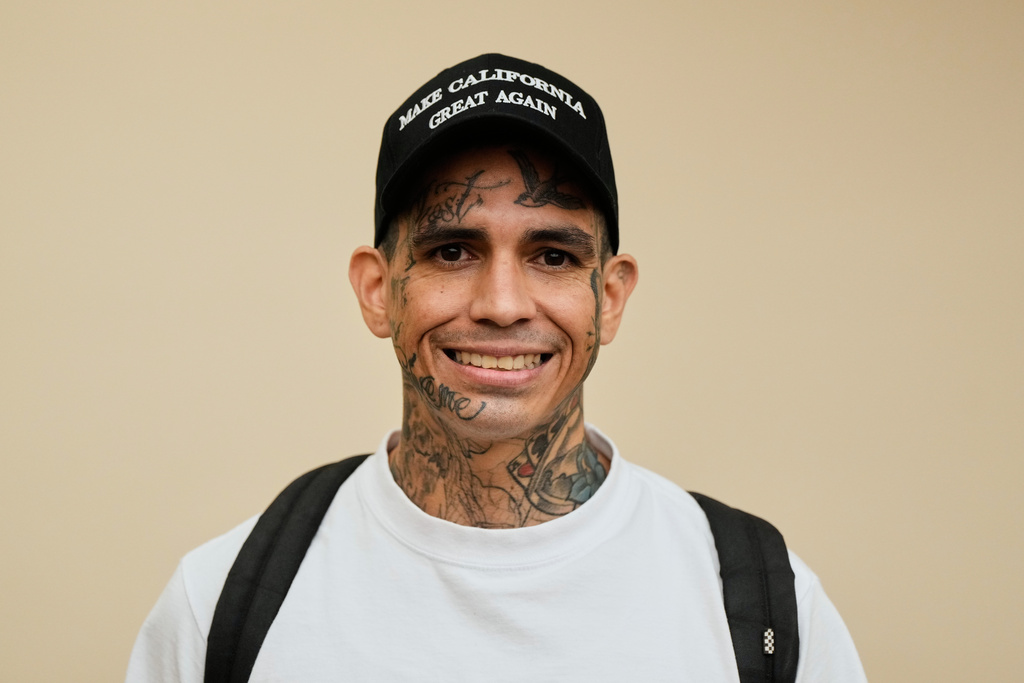 Walter Stephen Rubke is photographed at a No on Prop 50 rally in Redding, Calif., Tuesday, Oct. 21, 2025. (AP Photo/Godofredo A. Vásquez)